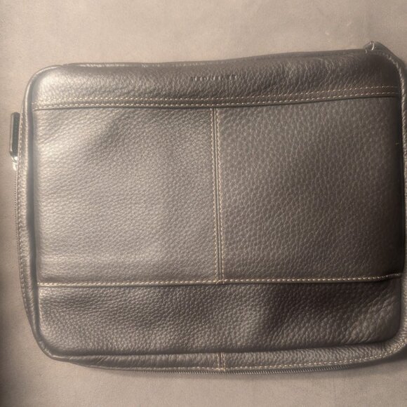 Levenger Brown Leather Travel Folio for Tablet and Accessories - Picture 3 of 8